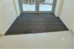 Tappeto tecnico in alluminio inserti alternati feltro e gomma - #1544