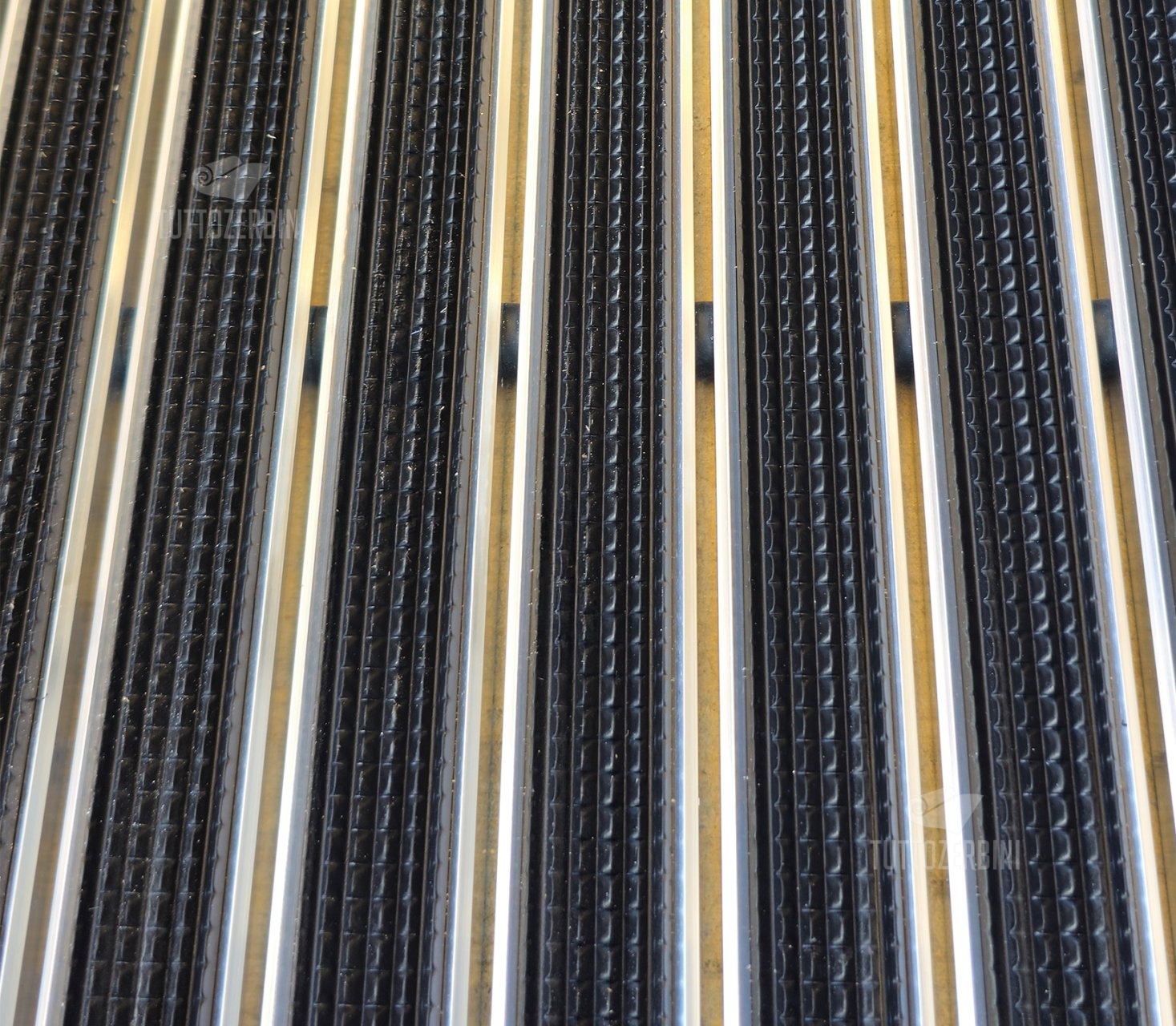 Tappeto tecnico in alluminio inserti in gomma - #7009