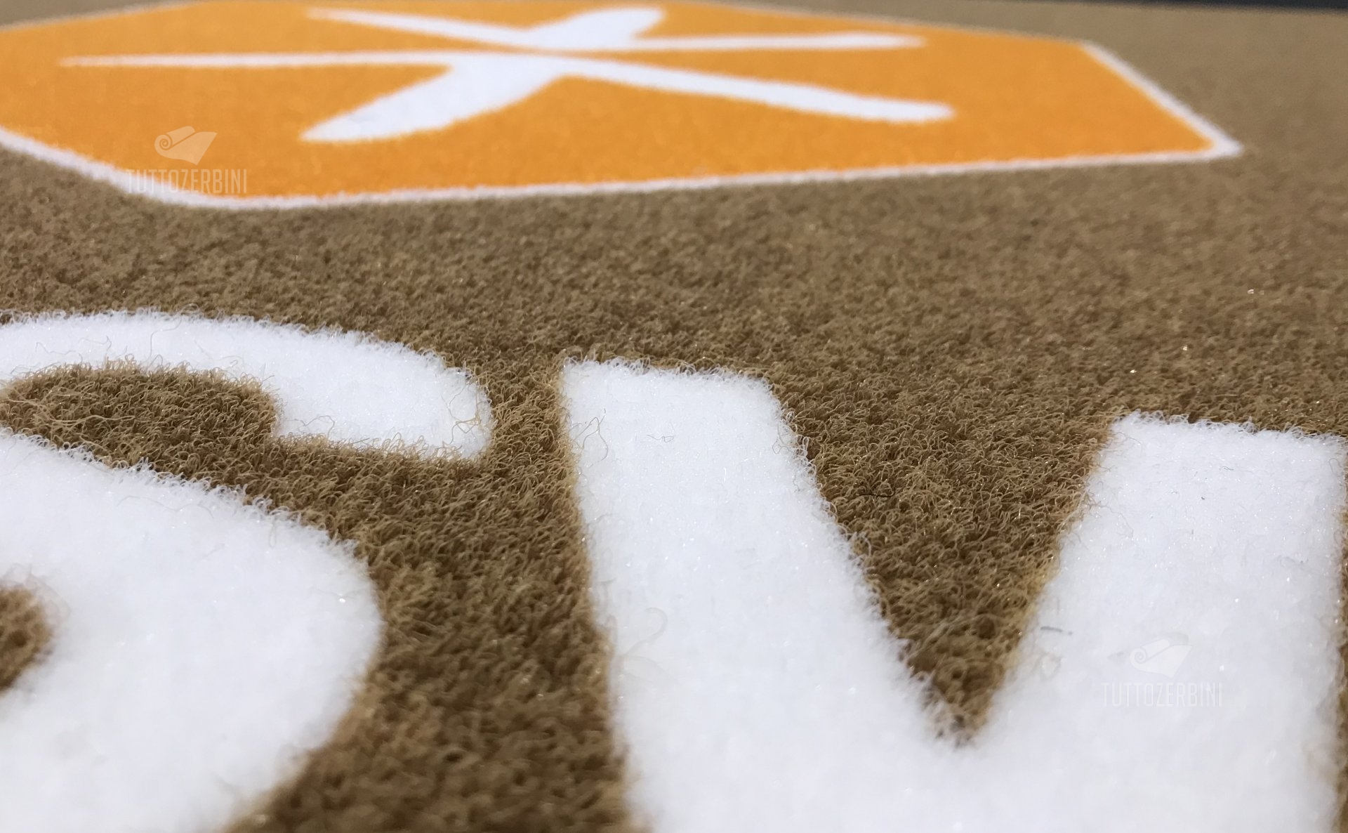Zerbino personalizzato intarsiato a mano in cocco sintetico - #7124