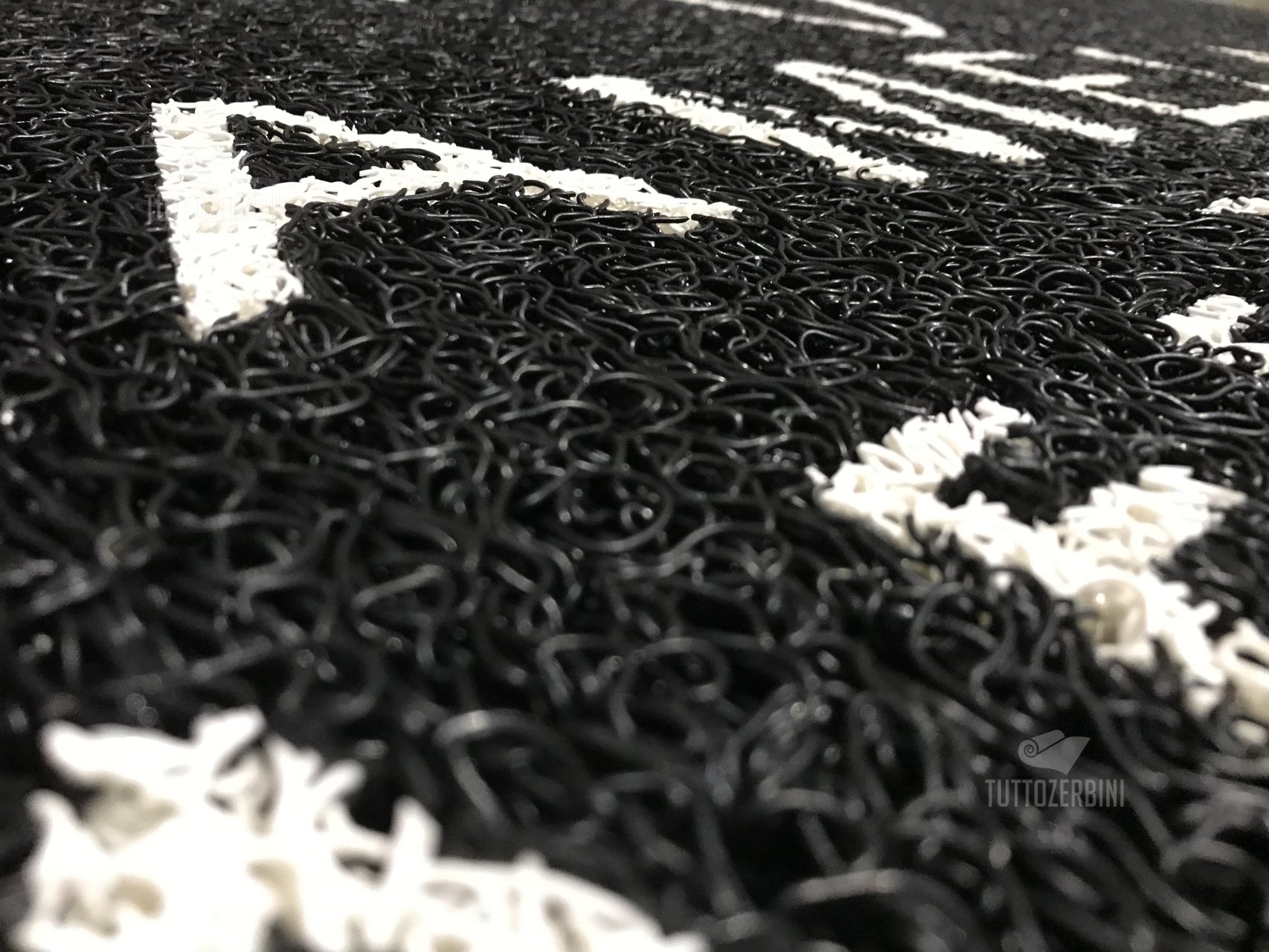 Zerbino personalizzato intarsiato a mano in ricciolo di vinile - #6860