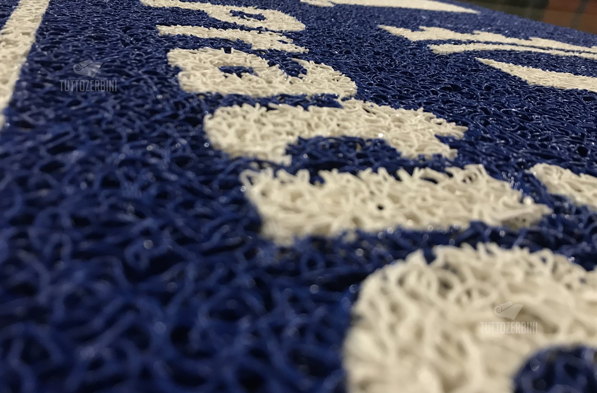 Zerbino personalizzato intarsiato a mano in ricciolo di vinile - #7046