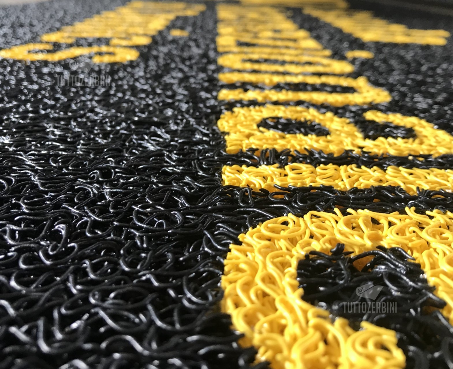 Zerbino personalizzato intarsiato a mano in ricciolo di vinile - #7128