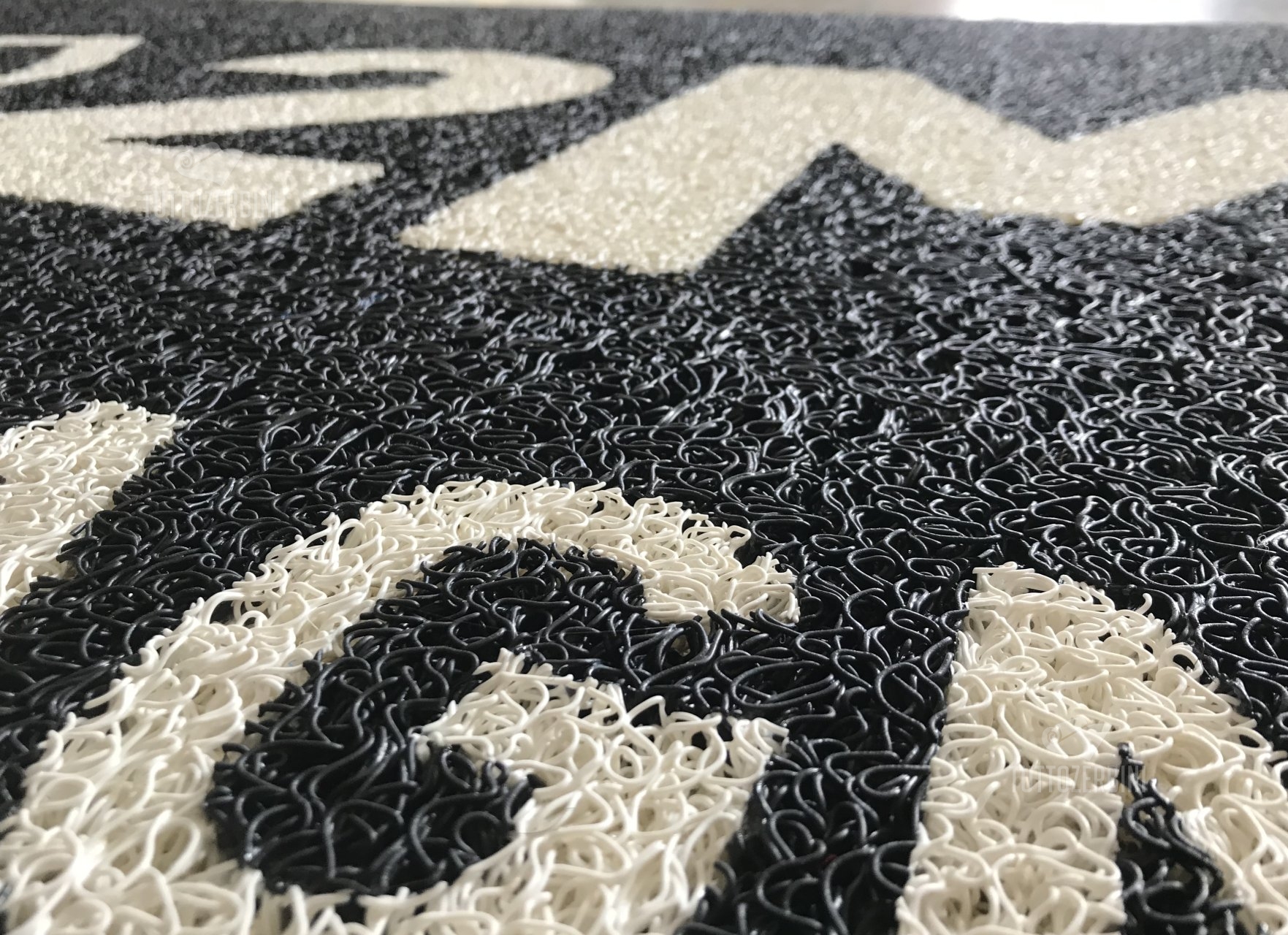 Zerbino personalizzato intarsiato a mano in ricciolo di vinile - #7208