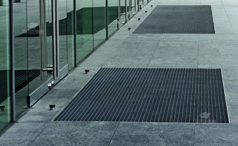Zerbini tecnici in alluminio per ingressi commerciali: durabilità e design a portata di mano
